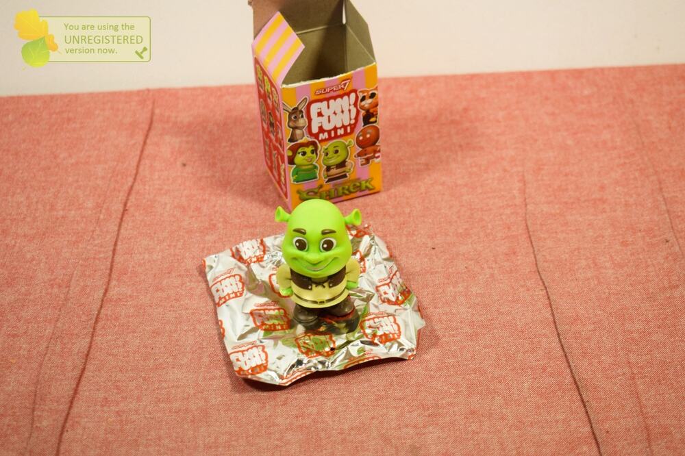 Super 7 Shrek FUN! FUN! MINI Wave 01 Shrek Figure